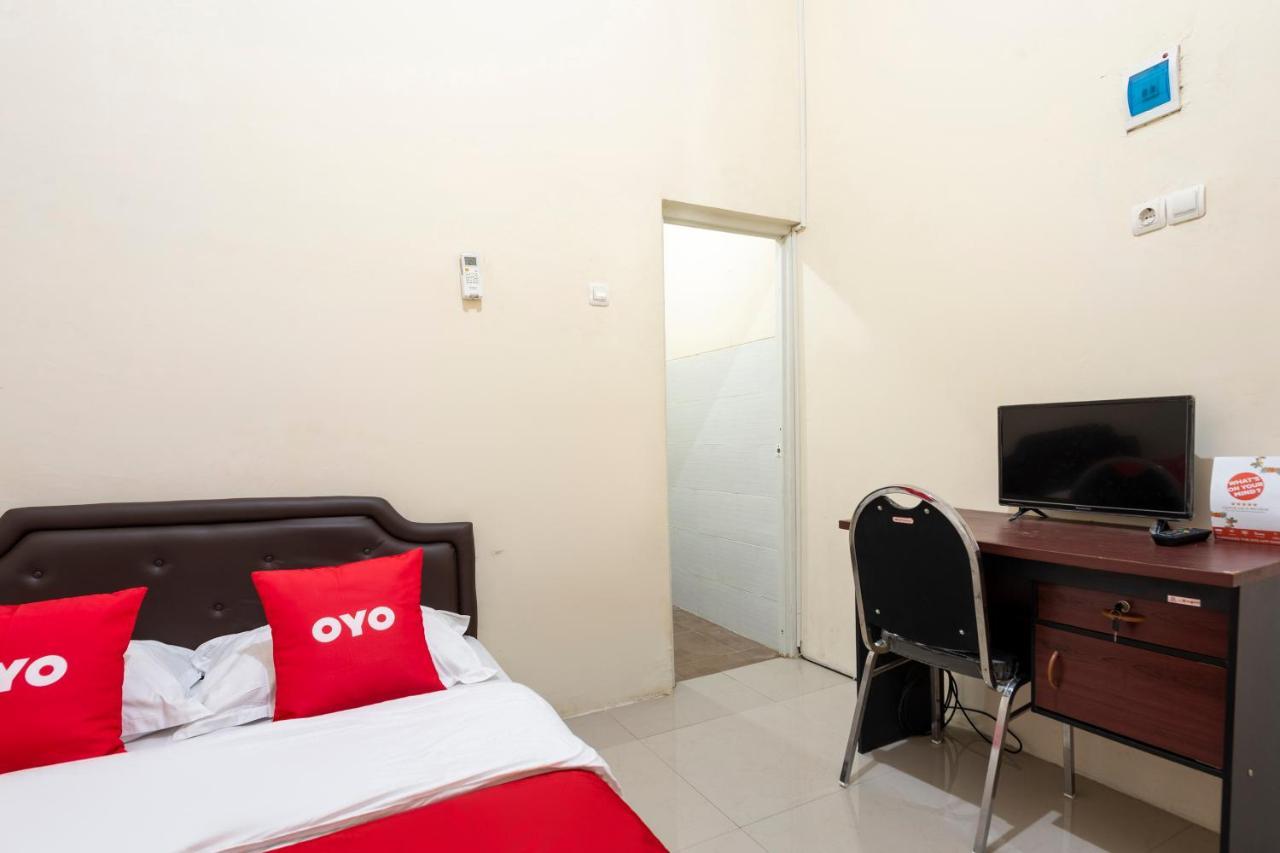 OYO 3706 Griya Tentrem Syariah Lamongan Bagian luar foto